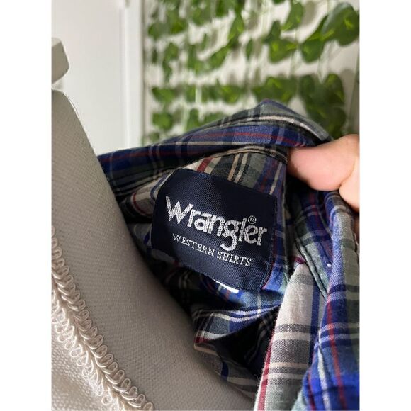 Wrangler Flannel with Pearl Buttons - Picture 4 of 4